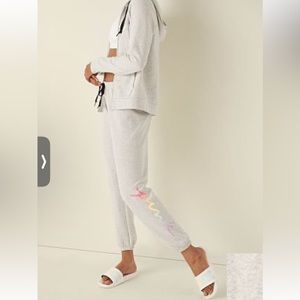 Victoria’s Secret pink fleece jogger sweatpants NEW WITHOUT TAGS